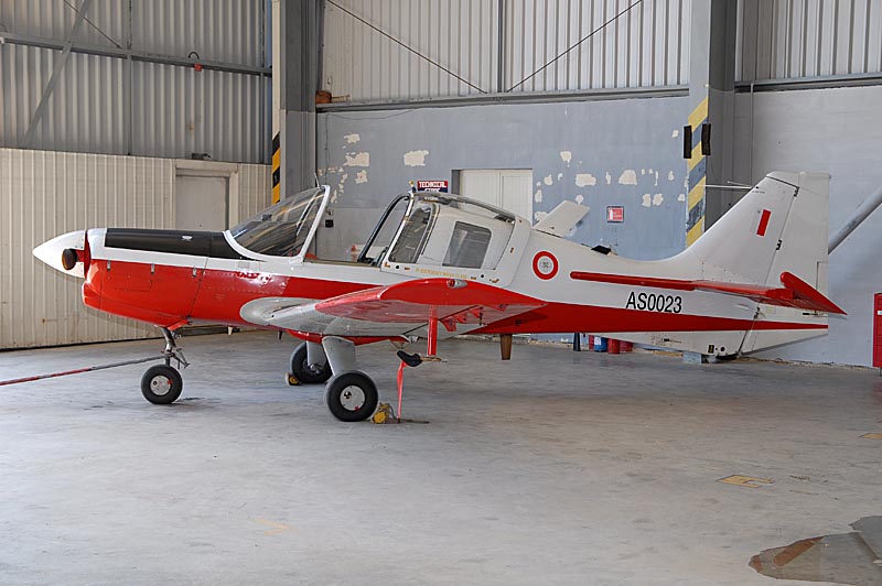 DSC_4350.JPG - inside the hangar