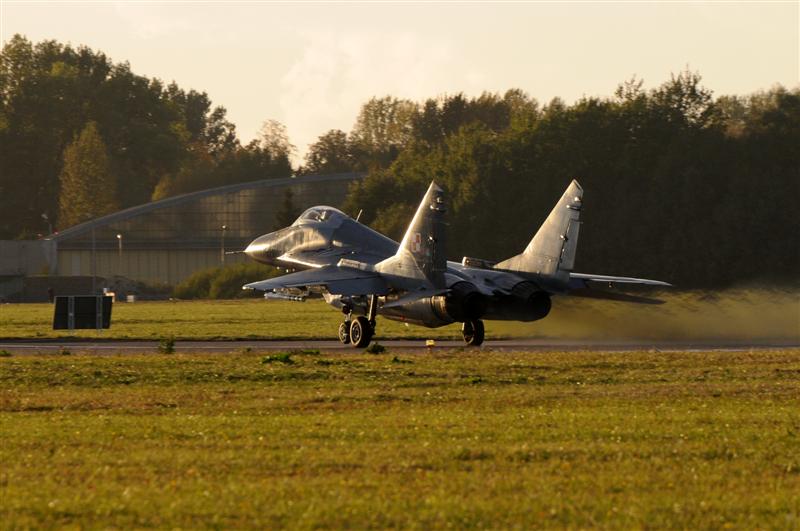 6.JPG - evening take-off  