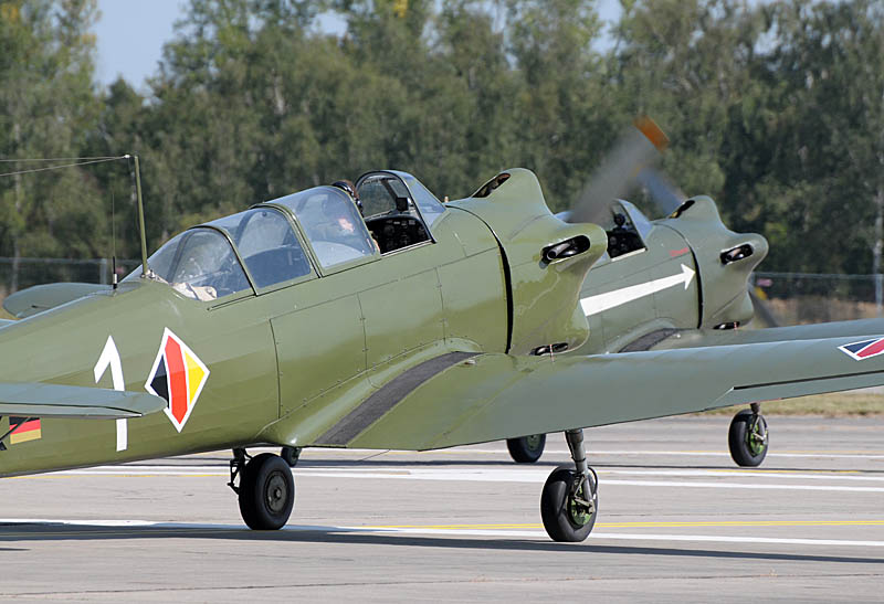 23.jpg - Jak-18 of the Max Team 