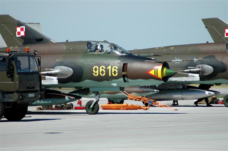 DSC_2941.JPG - A Polish Su-22 M4 is ready for another mission