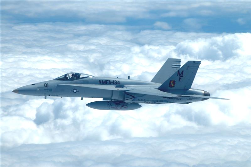 DSC_2981.JPG - Waiting for refuelling  