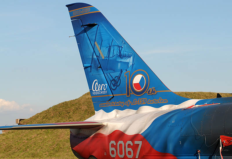 2a.jpg - right tail side